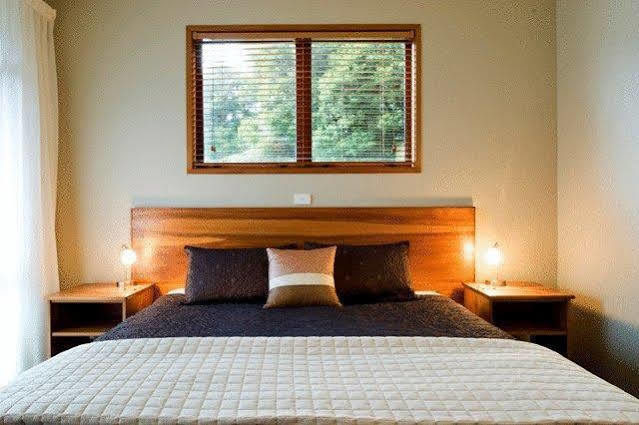ברוס ביי Mahitahi Lodge מראה חיצוני תמונה